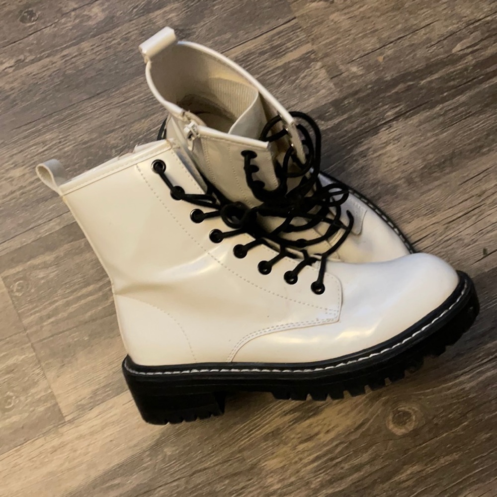 White combat boot